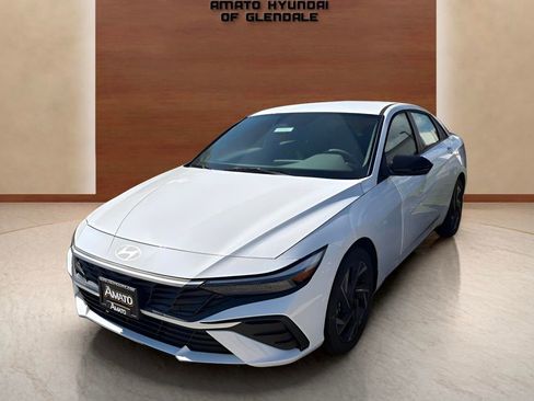Used 2025 Hyundai Elantra Sport w/ Cargo Package FWD image 2