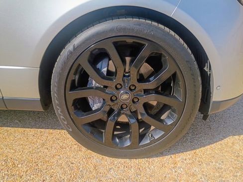 Used 2020 Land Rover Range Rover HSE image 15