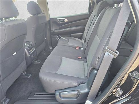 Used 2020 Nissan Pathfinder SV image 10