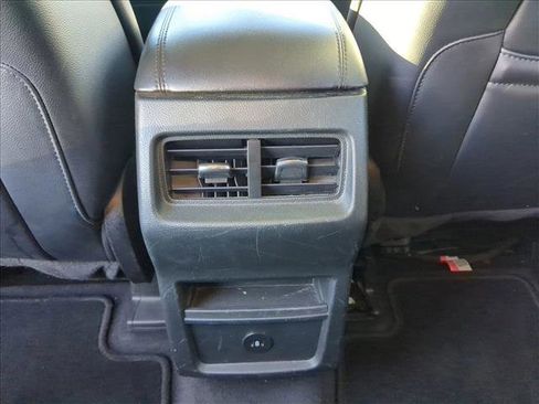 Used 2023 Ford Edge SEL image 17