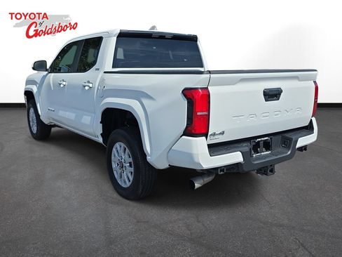 Used 2025 Toyota Tacoma SR5 AWD/4WD image 7