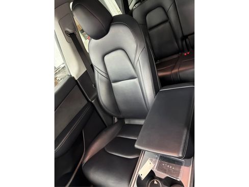 Used 2022 Tesla Model Y Performance image 35