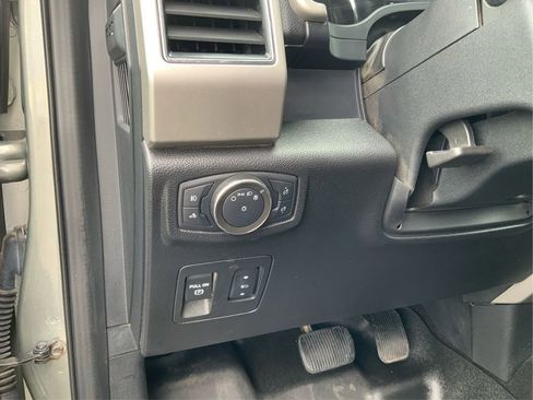 Used 2020 Ford F150 Lariat w/ Trailer Tow Package image 20