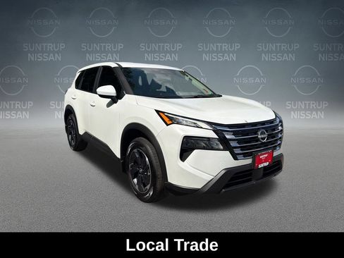Used 2025 Nissan Rogue SV AWD/4WD image 9