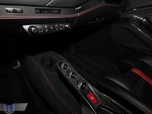 Used 2020 Ferrari F8 Tributo RWD image 34