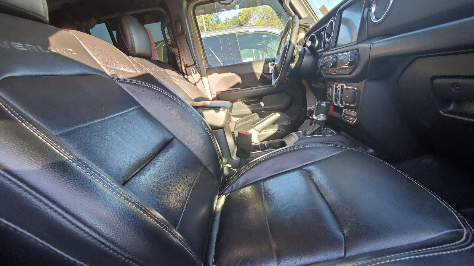 Used 2020 Jeep Gladiator Overland AWD/4WD image 4
