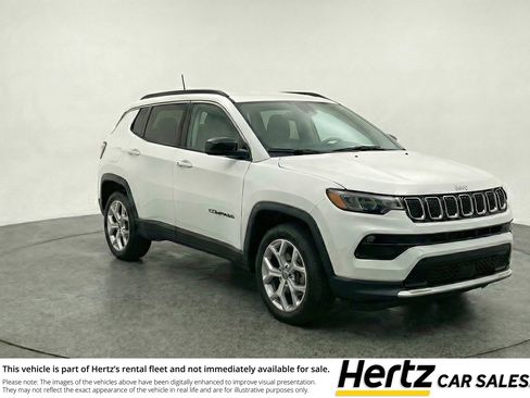 Used 2025 Jeep Compass Latitude image 1
