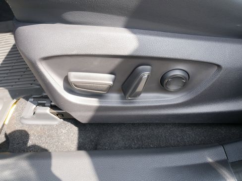 Used 2025 Toyota Crown Signia image 17