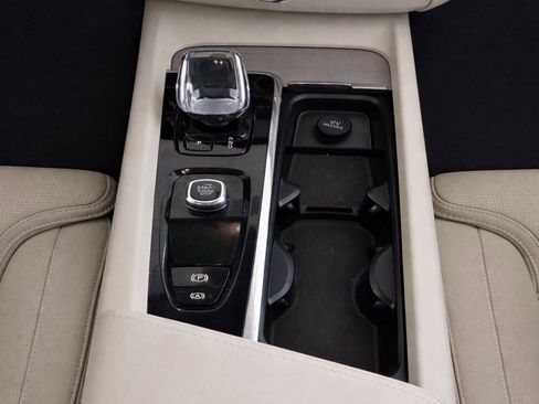 Certified 2023 Volvo XC60 B5 Ultimate w/ Protection Package Premier FWD image 20