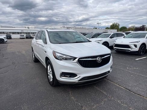 Used 2021 Buick Enclave Essence w/ Sound and Sites Package AWD/4WD image 3