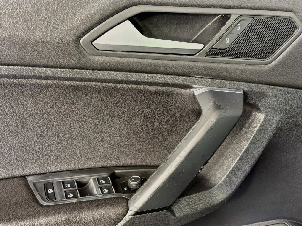 Used 2019 Volkswagen Tiguan SEL FWD image 22