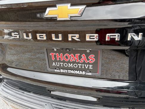 Used 2025 Chevrolet Suburban LT image 40