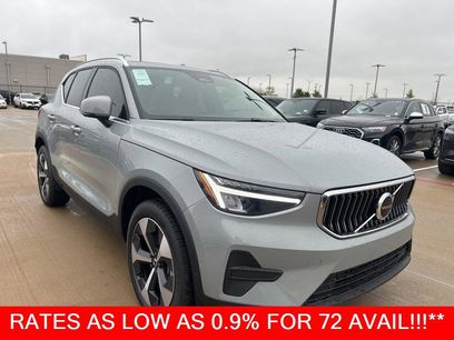 New 2025 Volvo XC40 B5 Core w/ Protection Package Premier