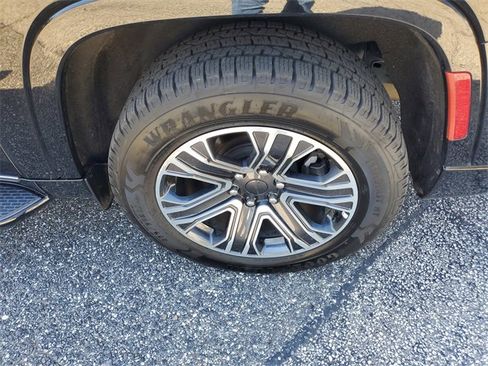 Used 2024 Jeep Wagoneer L Series II image 6