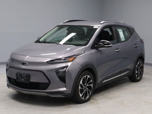 Used 2022 Chevrolet Bolt EUV Premier image 6