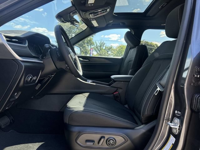 New 2026 Jeep Grand Cherokee Laredo X AWD/4WD image 7