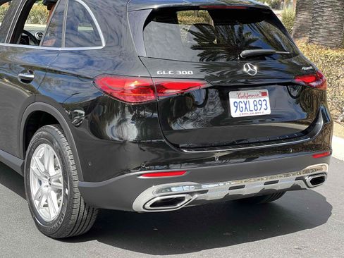 Used 2023 Mercedes-Benz GLC 300 4MATIC w/ Exclusive Trim Package image 47