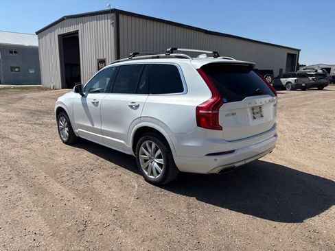 Used 2018 Volvo XC90 T6 Momentum w/ Momentum Plus Package AWD/4WD image 7