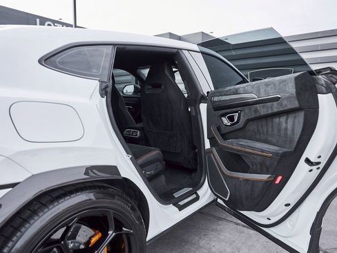 Used 2024 Lamborghini Urus Performante image 33