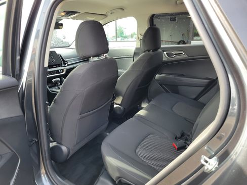 Used 2023 Kia Sportage LX FWD image 11
