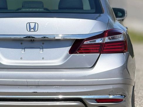 Used 2017 Honda Accord EX-L image 14