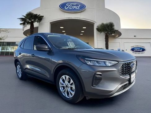 Certified 2023 Ford Escape Active w/ Tech Pack #1 AWD/4WD image 4