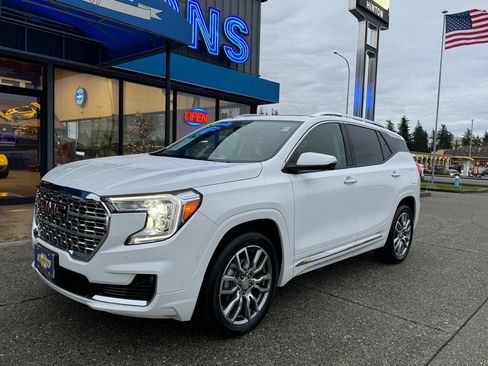 Used 2024 GMC Terrain Denali AWD/4WD image 1