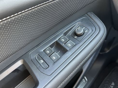 Certified 2025 Volkswagen Atlas SEL Premium R-Line image 19