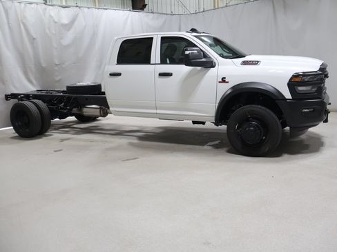 New 2026 RAM 5500 Tradesman AWD/4WD image 6