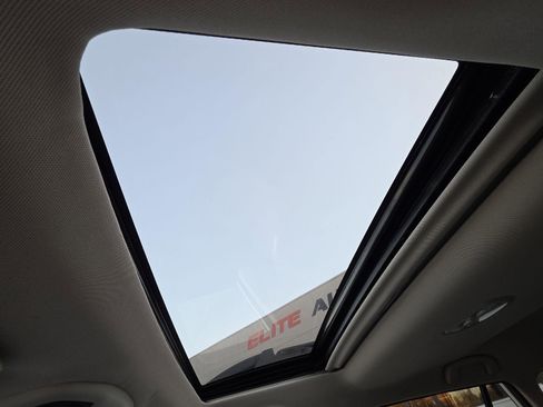 Used 2023 Subaru Outback Premium image 22