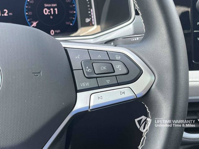 Used 2025 Volkswagen Taos SEL AWD/4WD image 33