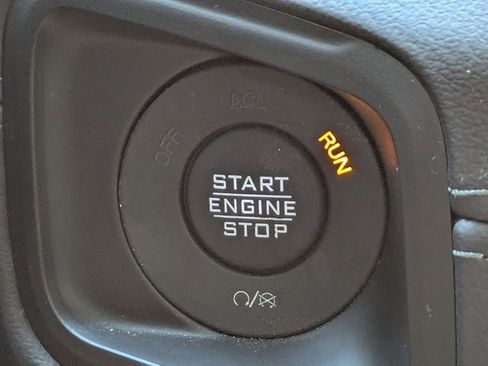 Used 2024 Jeep Gladiator Mojave w/ Safety Group AWD/4WD image 34
