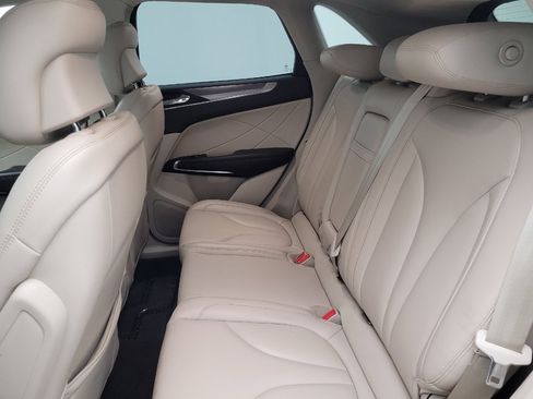 Used 2019 Lincoln MKC Premiere FWD image 18