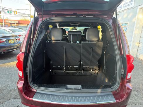 Used 2018 Dodge Grand Caravan GT FWD image 16