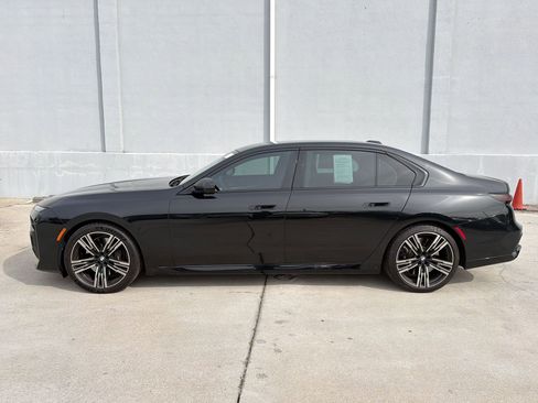 Used 2024 BMW 760i xDrive w/ Executive Package image 2