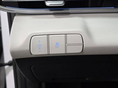 Used 2024 Hyundai Elantra Limited FWD image 26