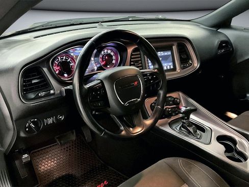 Used 2023 Dodge Challenger SXT image 17