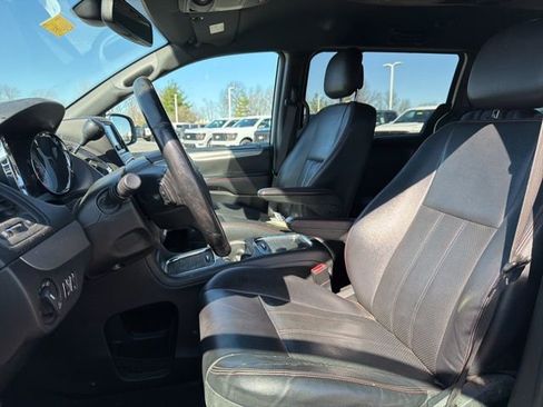 Used 2018 Dodge Grand Caravan GT image 22