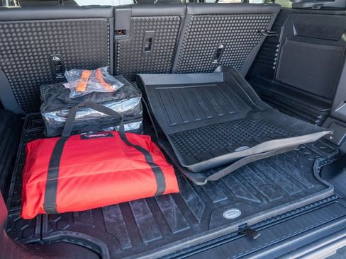 New 2024 Land Rover Defender 110 S image 36