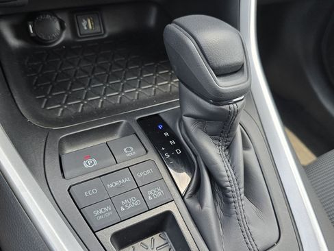 Certified 2023 Toyota RAV4 LE AWD/4WD image 26