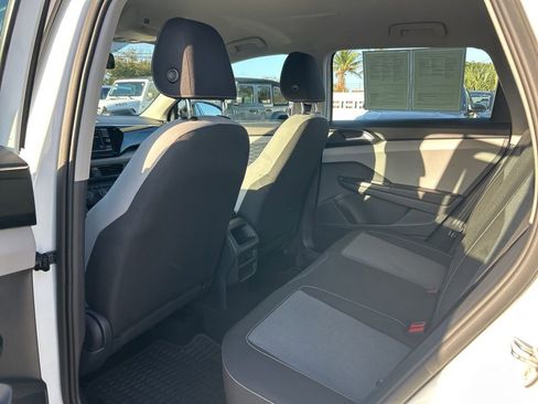 Used 2022 Volkswagen Taos S image 30