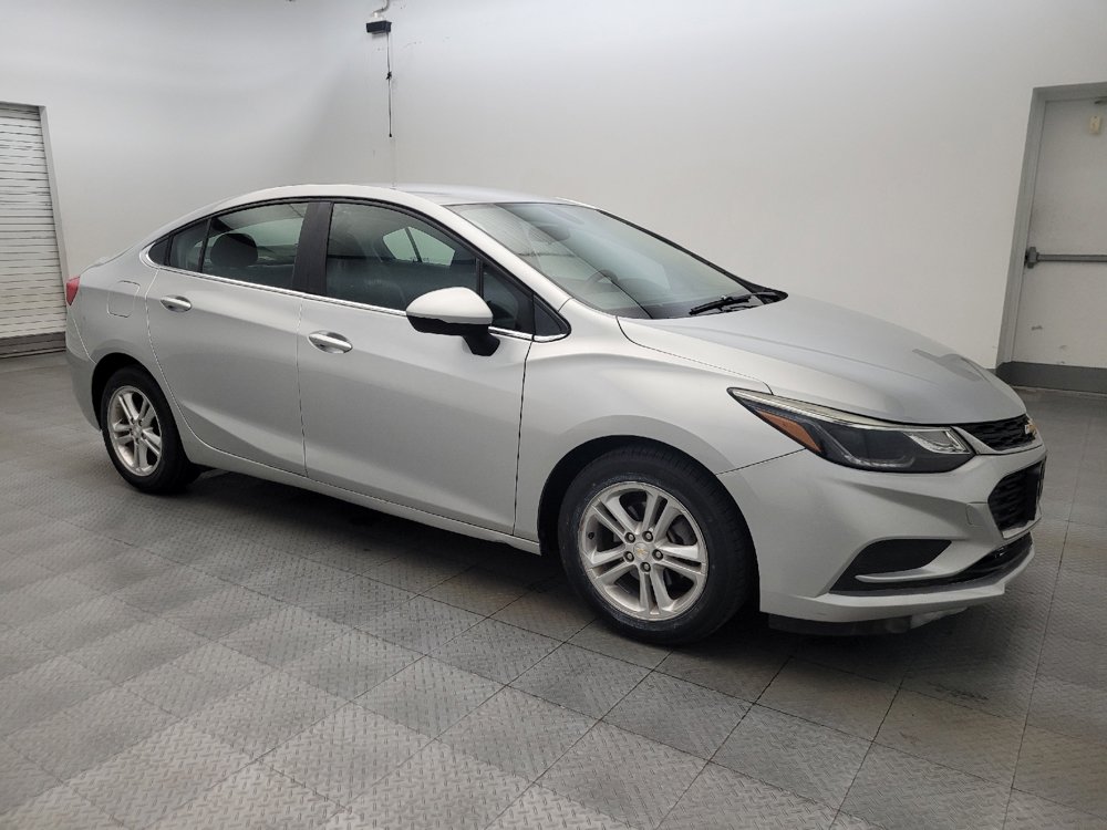 Used 2018 Chevrolet Cruze LT w/ Convenience Package FWD image 11