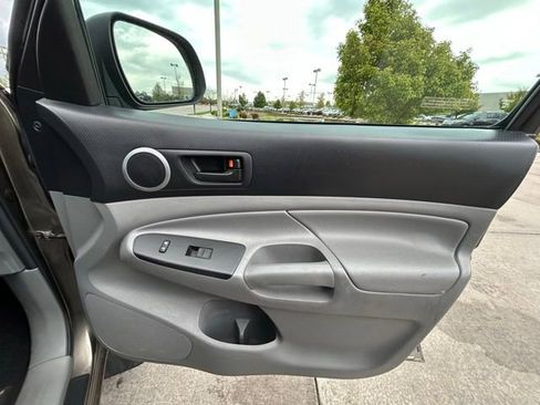 Used 2012 Toyota Tacoma 4x4 Double Cab w/ SR5 Pkg image 33