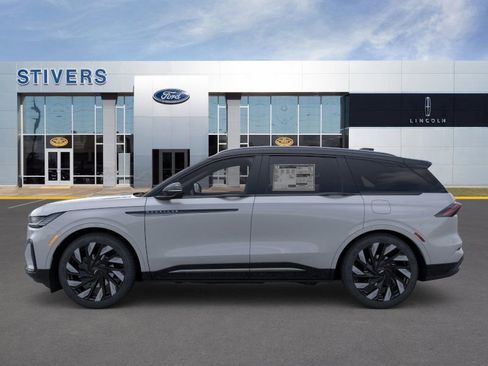 New 2026 Lincoln Nautilus Reserve image 3