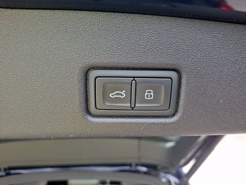 Used 2025 Audi Q5 Premium w/ Convenience Package AWD/4WD image 29
