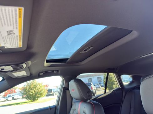 New 2026 Chevrolet Trax RS w/ Sunroof Package image 9