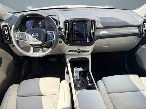 Used 2023 Volvo XC40 B5 Plus w/ Protection Package Premier image 16