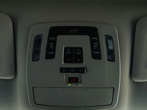 New 2026 Toyota Sienna XLE image 20