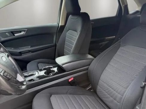 Used 2018 Ford Edge SE FWD image 11