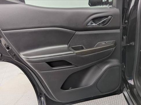 Used 2019 GMC Acadia SLT FWD image 14